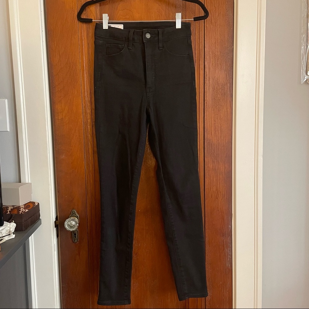 Sky-High Universal Jegging